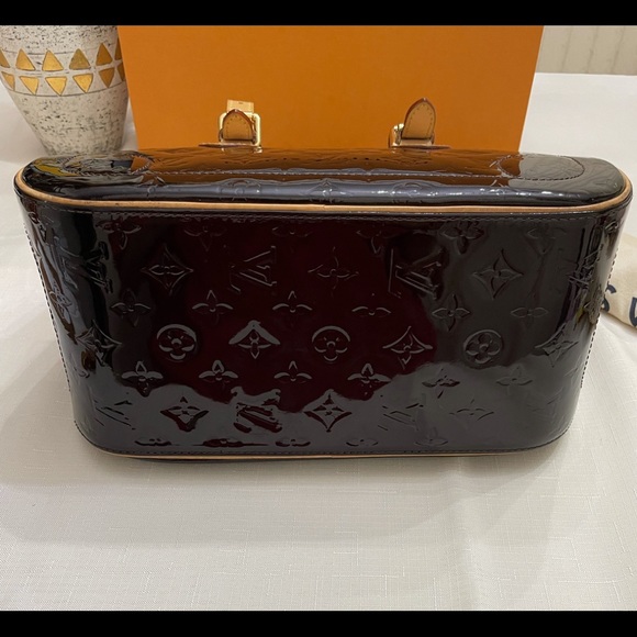 Louis Vuitton Amarante Monogram Vernis Summit Bag - Picture 6 of 15